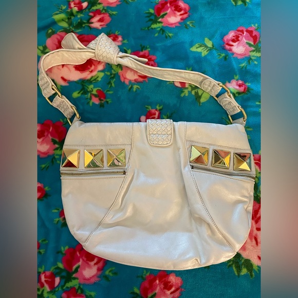 Vintage Betsey Johnson hobo Cream Shoulder Bag with Gold Studs - Picture 2 of 13
